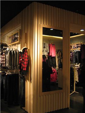 ONLY服装店